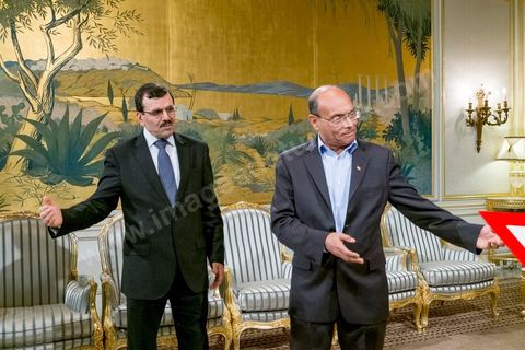 22 février 2013 : Palais Présidentiel de Carthage, Moncef Marzouki, Président de la République, reçoit Ali Laryedh, le nouveau Premier Ministre, choisit par le parti Ennahdha. Le Président remet sa décision au Premier Ministre. Puis intervention de Ali Laryedh. 