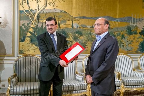 22 février 2013 : Palais Présidentiel de Carthage, Moncef Marzouki, Président de la République, reçoit Ali Laryedh, le nouveau Premier Ministre, choisit par le parti Ennahdha. Le Président remet sa décision au Premier Ministre. Puis intervention de Ali Laryedh. 