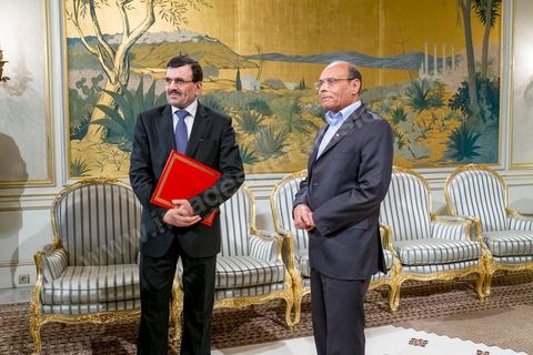 22 février 2013 : Palais Présidentiel de Carthage, Moncef Marzouki, Président de la République, reçoit Ali Laryedh, le nouveau Premier Ministre, choisit par le parti Ennahdha. Le Président remet sa décision au Premier Ministre. Puis intervention de Ali Laryedh. 