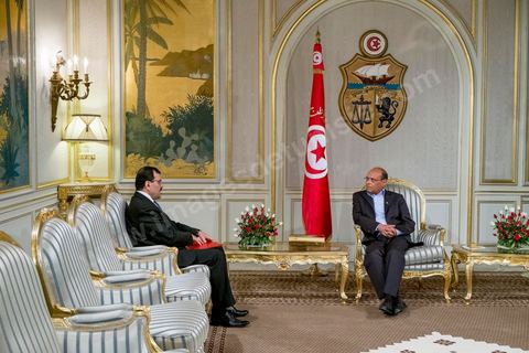 22 février 2013 : Palais Présidentiel de Carthage, Moncef Marzouki, Président de la République, reçoit Ali Laryedh, le nouveau Premier Ministre, choisit par le parti Ennahdha. Le Président remet sa décision au Premier Ministre. Puis intervention de Ali Laryedh. 