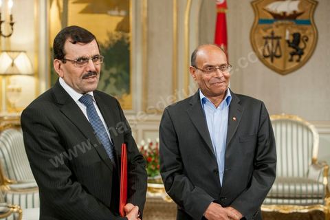 22 février 2013 : Palais Présidentiel de Carthage, Moncef Marzouki, Président de la République, reçoit Ali Laryedh, le nouveau Premier Ministre, choisit par le parti Ennahdha. Le Président remet sa décision au Premier Ministre. Puis intervention de Ali Laryedh. 
