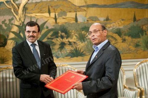 22 février 2013 : Palais Présidentiel de Carthage, Moncef Marzouki, Président de la République, reçoit Ali Laryedh, le nouveau Premier Ministre, choisit par le parti Ennahdha. Le Président remet sa décision au Premier Ministre. Puis intervention de Ali Laryedh. 