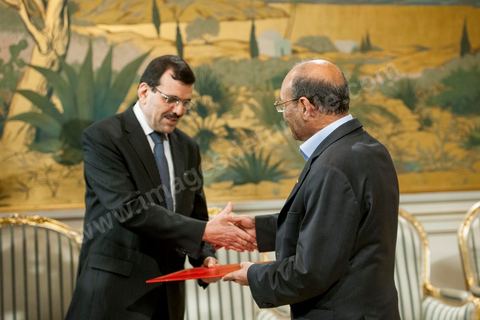 22 février 2013 : Palais Présidentiel de Carthage, Moncef Marzouki, Président de la République, reçoit Ali Laryedh, le nouveau Premier Ministre, choisit par le parti Ennahdha. Le Président remet sa décision au Premier Ministre. Puis intervention de Ali Laryedh. 