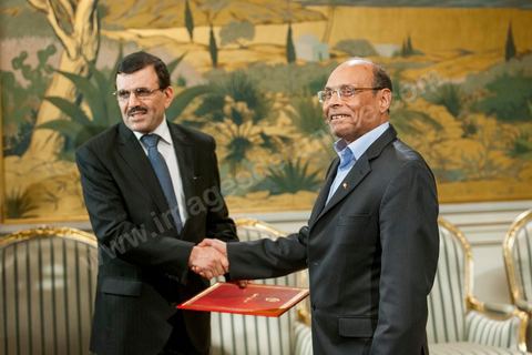 22 février 2013 : Palais Présidentiel de Carthage, Moncef Marzouki, Président de la République, reçoit Ali Laryedh, le nouveau Premier Ministre, choisit par le parti Ennahdha. Le Président remet sa décision au Premier Ministre. Puis intervention de Ali Laryedh. 