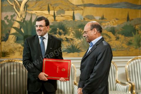 22 février 2013 : Palais Présidentiel de Carthage, Moncef Marzouki, Président de la République, reçoit Ali Laryedh, le nouveau Premier Ministre, choisit par le parti Ennahdha. Le Président remet sa décision au Premier Ministre. Puis intervention de Ali Laryedh. 