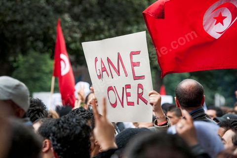 23 février 2013 : près de 3000 partisans et citoyens sont venus protester devant le Ministère de l'Intérieur pour la lenteur de l'enquête sur l'assassinat du militant politique Chokri Belaid le 6 février dernier. Les slogans ont aussi accusé le parti au pouvoir Ennahdha et son dirigeant Rached Ghannouchi.