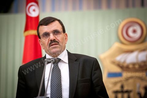 8 mars 2013 : Ali Larayedh, nommé nouveau Premier Ministre tunisien il y a deux semaines vient remettre au Président de la République Moncef Marzouki, la liste des noms pour son nouveau gouvernement. Puis présentation à la presse d ela composition de son nouveau gouvernement qui doit avoir l'approbation de l'Assemblée en début de semaine prochaine.