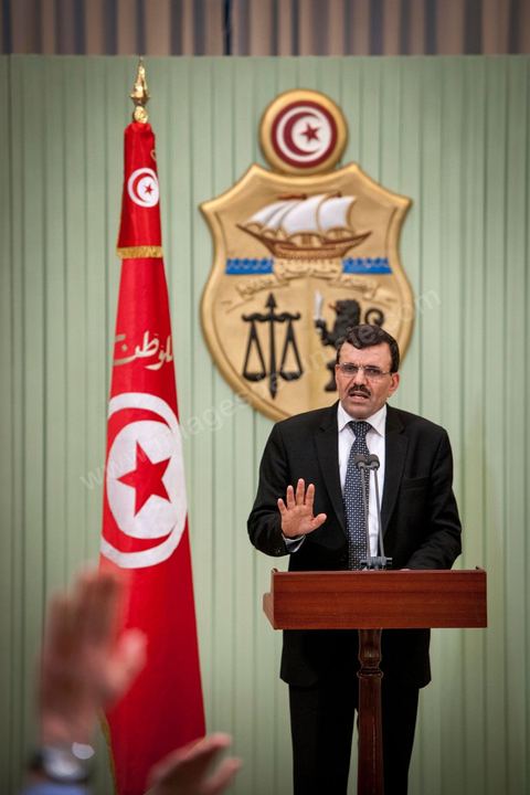 8 mars 2013 : Ali Larayedh, nommé nouveau Premier Ministre tunisien il y a deux semaines vient remettre au Président de la République Moncef Marzouki, la liste des noms pour son nouveau gouvernement. Puis présentation à la presse d ela composition de son nouveau gouvernement qui doit avoir l'approbation de l'Assemblée en début de semaine prochaine.