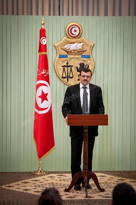 8 mars 2013 : Ali Larayedh, nommé nouveau Premier Ministre tunisien il y a deux semaines vient remettre au Président de la République Moncef Marzouki, la liste des noms pour son nouveau gouvernement. Puis présentation à la presse d ela composition de son nouveau gouvernement qui doit avoir l'approbation de l'Assemblée en début de semaine prochaine.