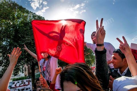 09 mars 2013 : sur l'avenue Habib Bourguiba à Tunis, près de 3000 manifestants pour commémorer la femme de la Femme et le décès de Chokri Belaid le 6 février. Plusieurs personnalités politiques, des activistes de la société civile et des artistes  ont répondu présent à l'appel de la commission Femmes de l'UGTT ainsi que d'autres organisations féministes.