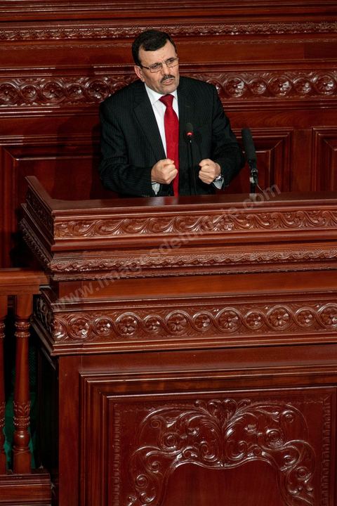 12 mars 2013 : discours de Ali Larayedh, le nouveau Premier Ministre, à l'Assemblée Nationale Constituante, pour l'investiture de son nouveau gouvernement présenté le 8 mars au Président de la République. Dans son discours le premier ministre a posé le programme de son gouvernement de 9 mois, programme politique pour mener aux élections pour la fin 2013,  programme sécuritaire, relance économique et lutte contre le chômage.