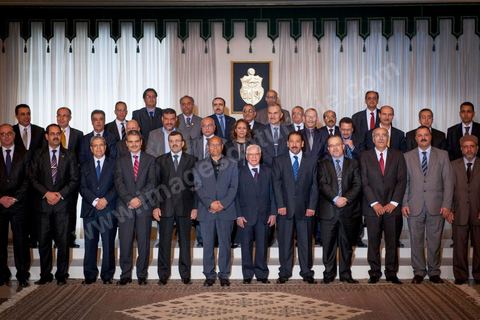 13 mars 2013 : le nouveau gouvernement avec le Président de la République et le Premier Ministre à la présidence de la République, le nouveau gouvernement de Ali Larayedh, qui a remporté le vote de confiance le matin même à l'assemblée, prête serment et pose pour la photo du gouvernement Ennahdha 2 avec le Président de la République Moncef Marzouki.