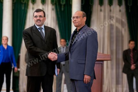 13 mars 2013 : Arrivée du Président de la République et du Premier Ministre à la présidence de la République, le nouveau gouvernement de Ali Larayedh, qui a remporté le vote de confiance le matin même à l'assemblée, prête serment et pose pour la photo du gouvernement Ennahdha 2 avec le Président de la République Moncef Marzouki.