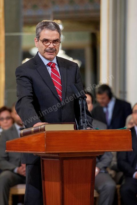13 mars 2013 : le nouveau ministre de la justice, Nadir Ben Ammou prête serment à la présidence de la République, le nouveau gouvernement de Ali Larayedh, qui a remporté le vote de confiance le matin même à l'assemblée, prête serment et pose pour la photo du gouvernement Ennahdha 2 avec le Président de la République Moncef Marzouki.