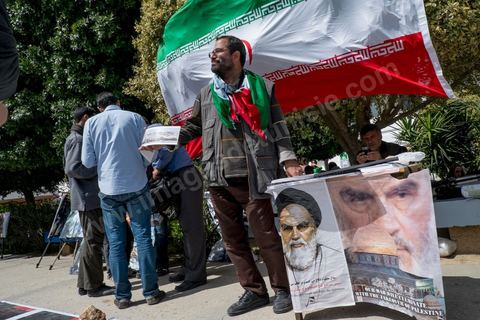 29 mars 2013 : Des militants pro Khomeini au dernier jour des rencontres du Forum Social Mondial sur le campus universitaire de Tunis. Ce premier forum en Terre arabe a été fortement marqué par les revendicatiosn et constatestations nationaliste arabes, et dominé par un hommage et soutien constant au peuple palestinien.