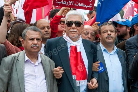 9 avril 2013 : Taieb Baccouche SG de Nidaa Tounes. à l'occasion de la journée des martyrs, l'avenue Bourguiba à Tunis a accueilli plusieurs marches politiques. Entre la première marche de la nouvelle alliance politique "Union pour la Tunisie", regroupant les partis progressistes Nidaa Tounes, Al Joumhouri, Al Massar, Parti Socialiste et Parti Patriotique, et celle des partisans de Ennahdha et des Ligues de Protection de la Révolution (LPR) la tension a été au maximum mais contrôlé par un dispositif sécuritaire impotant et efficace.