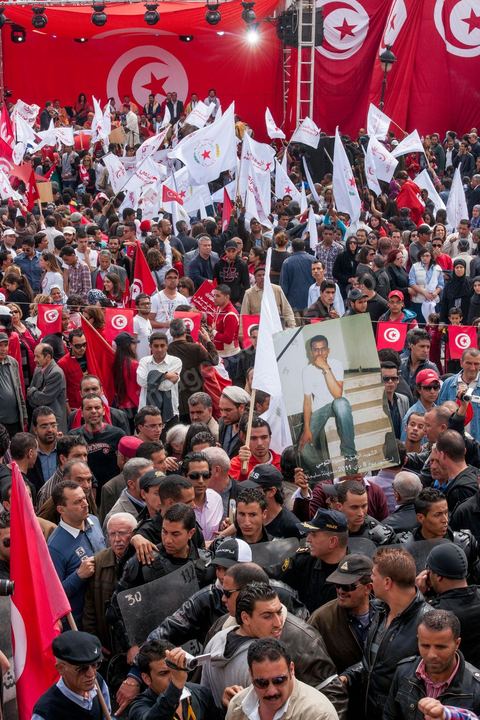 9 avril 2013 : meeting à Bab Souika, quartier populaire de Tunis, de l'Union pour la Tunisie à l'occasion de la journée des martyrs et après la première marche politique  à l'avenue Bourguiba à Tunis de la nouvelle alliance politique "Union pour la Tunisie", regroupant les partis progressistes Nidaa Tounes, Al Joumhouri, Al Massar, Parti Socialiste et Parti Patriotique.