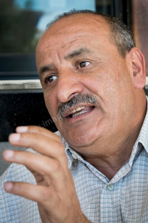 Portrait Mounir Sboui, le père de Amina, la première Femen de Tunisie, actuellement en prison