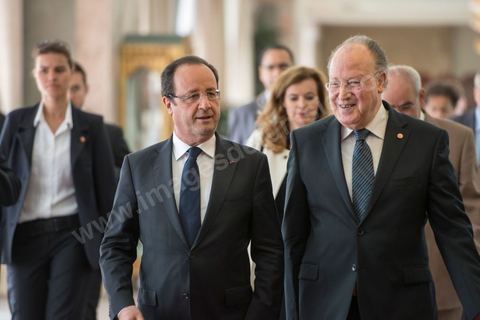 5 juillet 2013 : Réception de François Hollande par Mustapha Ben Jaafar, président de l'Assemblée nationale constituante, lors de la visite d'Etat de Président de la République française à Tunis les 4 et 5 juillet 2013.