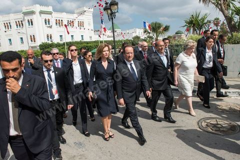 5 juillet 2013 : Les présidents François Hollande et Moncef Marzouki se rendent au mémorial de Farhat Hached, leader syndical et du mouvement national, assassiné en 1952, probablement par les services français. François Hollande a remis à sa famille des archives permettant d'établir la vérité lors de sa Visite d'Etat les 4 et 5 juillet 2013.