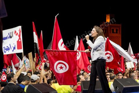 3 août 2013 : Plus de 50 000 manifestants à l'appel du parti islamiste au pouvoir Ennahdha grand rassemblement à la place d ela Kasbah à Tunis en réponse aux rassemblements de l'opposition au Bardo suit à l'assassinat du député de gauche Brahmi et des 8 militaires à Chambi.