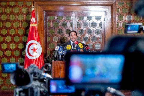 4 août 2013 : Lotfi Ben Jeddou, Ministre de l'Intérieur en conférence de presse sur la situation sécuritaire et la lutte antiterroriste en cours. Il a annoncé qu’un suspect de "terrorisme" avait été tué et quatre complices arrêtés lors d’une opération ce dimanche près de Tunis.