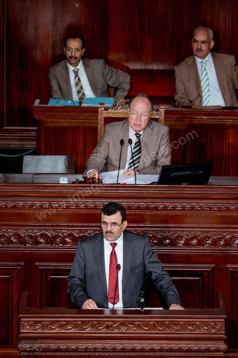 06 août 2013 : discours de Ali Larayedh, Premier Ministre, à la  première séance de l'Assemblée depuis l'assassinat du député Mohamed Brahmi. La séance plénière débute par un long hommage au martyr avec prières et discours en présence des députés, hormis les 57 en retrait, du Premier Ministre et des ministres de l'Intérieur et de la Défense qui par leurs discours exposeront la situation dans le pays.