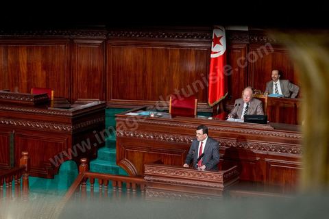 06 août 2013 : discours de Ali Larayedh, Premier Ministre, à la  première séance de l'Assemblée depuis l'assassinat du député Mohamed Brahmi. La séance plénière débute par un long hommage au martyr avec prières et discours en présence des députés, hormis les 57 en retrait, du Premier Ministre et des ministres de l'Intérieur et de la Défense qui par leurs discours exposeront la situation dans le pays.