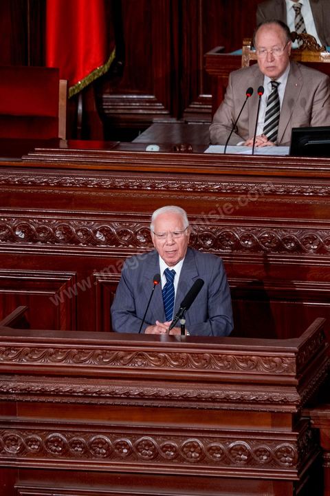06 août 2013 : discours de  Rachid Sabbagh, Ministre de la Défense, à la  première séance de l'Assemblée depuis l'assassinat du député Mohamed Brahmi. La séance plénière débute par un long hommage au martyr avec prières et discours en présence des députés, hormis les 57 en retrait, du Premier Ministre et des ministres de l'Intérieur et de la Défense qui par leurs discours exposeront la situation dans le pays.