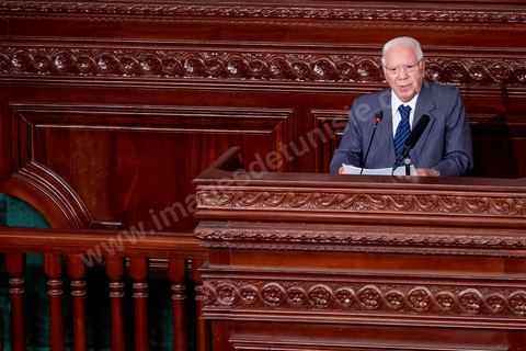 06 août 2013 : discours de  Rachid Sabbagh, Ministre de la Défense, à la  première séance de l'Assemblée depuis l'assassinat du député Mohamed Brahmi. La séance plénière débute par un long hommage au martyr avec prières et discours en présence des députés, hormis les 57 en retrait, du Premier Ministre et des ministres de l'Intérieur et de la Défense qui par leurs discours exposeront la situation dans le pays.