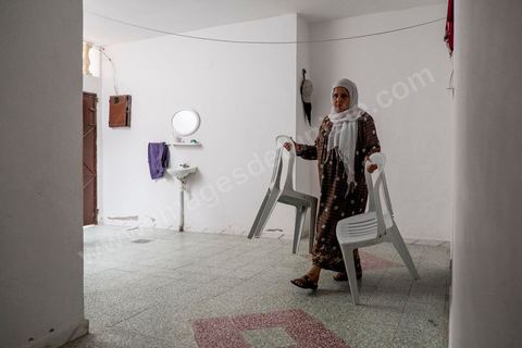 Chez Rebh et Abdelhamid Bouthouri les parents de Ibrahim disparu en mars 2011 dans le quartier de Kabaria.