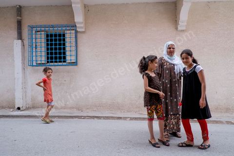 Chez Rebh et Abdelhamid Bouthouri les parents de Ibrahim disparu en mars 2011 dans le quartier de Kabaria.