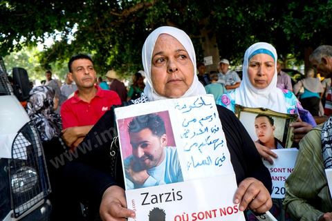 le 6 septembre 2013, une cinquantaine de familles de migrants tunisiens disparus se rassemblent avec des associations devant l'ambassade d'Italie au centre de Tunis pour demander au gouvernment italien le lancement d'une enquête. Suite une rencontre avec le secrétaire général de l'ambassade il leur demandera de voir avec leur gouvernement tunisien. 
