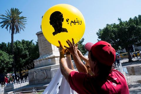 le 6 septembre 2013, une cinquantaine de familles de migrants tunisiens disparus se rassemblent avec des associations devant l'ambassade d'Italie au centre de Tunis pour demander au gouvernment italien le lancement d'une enquête. Suite une rencontre avec le secrétaire général de l'ambassade il leur demandera de voir avec leur gouvernement tunisien. 