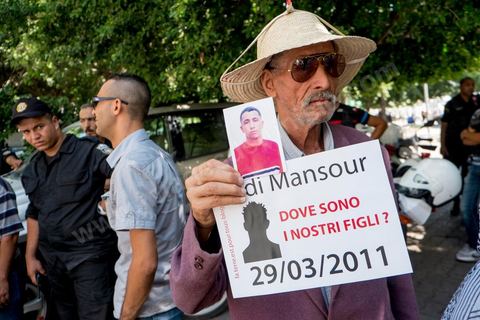 le 6 septembre 2013, une cinquantaine de familles de migrants tunisiens disparus se rassemblent avec des associations devant l'ambassade d'Italie au centre de Tunis pour demander au gouvernment italien le lancement d'une enquête. Suite une rencontre avec le secrétaire général de l'ambassade il leur demandera de voir avec leur gouvernement tunisien. 