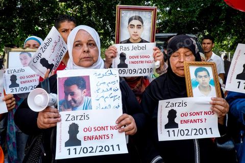 le 6 septembre 2013, une cinquantaine de familles de migrants tunisiens disparus se rassemblent avec des associations devant l'ambassade d'Italie au centre de Tunis pour demander au gouvernment italien le lancement d'une enquête. Suite une rencontre avec le secrétaire général de l'ambassade il leur demandera de voir avec leur gouvernement tunisien. 
