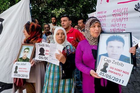 le 6 septembre 2013, une cinquantaine de familles de migrants tunisiens disparus se rassemblent avec des associations devant l'ambassade d'Italie au centre de Tunis pour demander au gouvernment italien le lancement d'une enquête. Suite une rencontre avec le secrétaire général de l'ambassade il leur demandera de voir avec leur gouvernement tunisien. 