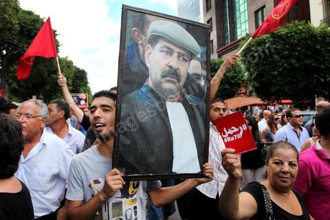 2 octobre 2013 : Manifestation de l'avneue H Bourguiba à la Kasbah suite à la conférence de presse de l'IRVA (initiative sur la recherche de la vérité des assassinats), révélant documents du MI à l'appui le rôle du parti Ennahdha dans l'assassinat de Belaid en février 2013.