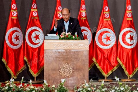 5 octobre 2013 : Discours de Moncef Marzouki, Président de la République, au palais des Congrès de Tunis démarrage du Dialogue National en présence des 3 Présidents et sous la houlette du syndicat UGTT. 4 semaines de négociations autour de la feuille de route qui prévoit la formation d'un gouvernement apolitique et l'adoption d'un calendrier électoral à la fin du mois.