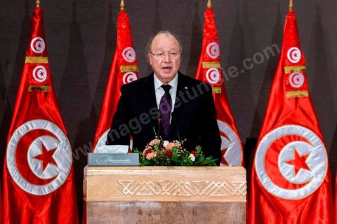 5 octobre 2013 : Discours de Mustapha Ben Jaafar, Président de l'ANC, au palais des Congrès de Tunis démarrage du Dialogue National en présence des 3 Présidents et sous la houlette du syndicat UGTT. 4 semaines de négociations autour de la feuille de route qui prévoit la formation d'un gouvernement apolitique et l'adoption d'un calendrier électoral à la fin du mois.