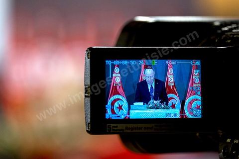 5 octobre 2013 : Discours de Mustapha Ben Jaafar, Président de l'ANC, au palais des Congrès de Tunis démarrage du Dialogue National en présence des 3 Présidents et sous la houlette du syndicat UGTT. 4 semaines de négociations autour de la feuille de route qui prévoit la formation d'un gouvernement apolitique et l'adoption d'un calendrier électoral à la fin du mois.