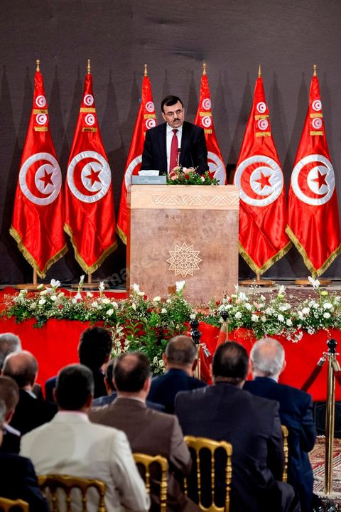 5 octobre 2013 : Discours de Ali Larayedh, Président du gouvernement, au palais des Congrès de Tunis démarrage du Dialogue National en présence des 3 Présidents et sous la houlette du syndicat UGTT. 4 semaines de négociations autour de la feuille de route qui prévoit la formation d'un gouvernement apolitique et l'adoption d'un calendrier électoral à la fin du mois.