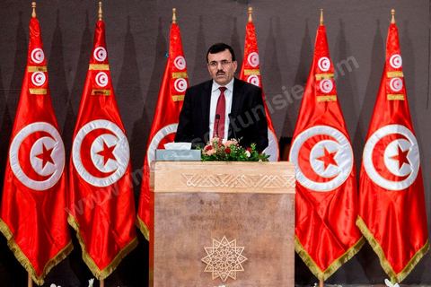 5 octobre 2013 : Discours de Ali Larayedh, Président du gouvernement, au palais des Congrès de Tunis démarrage du Dialogue National en présence des 3 Présidents et sous la houlette du syndicat UGTT. 4 semaines de négociations autour de la feuille de route qui prévoit la formation d'un gouvernement apolitique et l'adoption d'un calendrier électoral à la fin du mois.