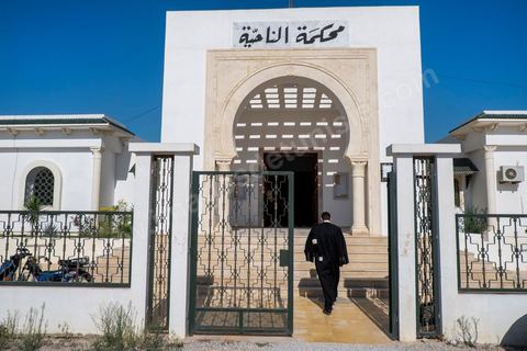 26 septembre 2013 :au tribunal cantonal de Hammamet le rappeur Klay BBJ comparait en opposition à sa condamnation par contumace de 1 an et 9 mois de prison ferme suite à leur représentation au Festival d'Hammamet. Le juge condamne Le rappeur à 6 mois de prion ferme pour outrage à fonctionnaires de police pour avoir chanter un extrait de la chanson de Weld El XV "Boulicia Kleb" (les poiliciers sont des chiens). 