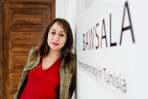 Amira Yahyaoui, Présidente de Al Bawsala, dans les bureau de l'ONG.
