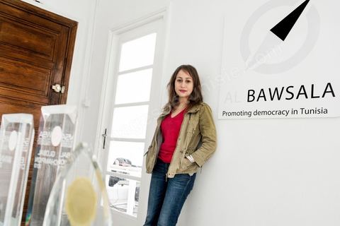 Amira Yahyaoui, Présidente de Al Bawsala, dans les bureau de l'ONG.