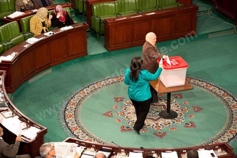9 janvier 2014 : l'Assemblée nationale Constituante a élu Chafik Sarsar président de l'ISIE (commission électorale indépendante).