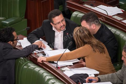 13 janvier 2014, à l'Assemblée nationale constituante, l'examen des articles relatifs au pouvoir juidiciaire donne lieu à une très vive polémique et à plusieurs incidents de séance durant lesquels certains députés sont sur le point d'en venir aux mains.
