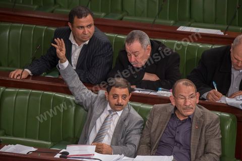 13 janvier 2014, à l'Assemblée nationale constituante, l'examen des articles relatifs au pouvoir juidiciaire donne lieu à une très vive polémique et à plusieurs incidents de séance durant lesquels certains députés sont sur le point d'en venir aux mains.