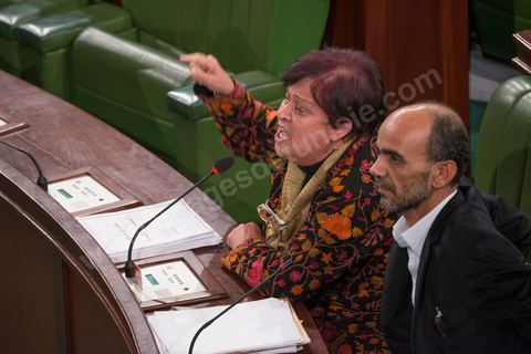 13 janvier 2014, à l'Assemblée nationale constituante, l'examen des articles relatifs au pouvoir juidiciaire donne lieu à une très vive polémique et à plusieurs incidents de séance durant lesquels certains députés sont sur le point d'en venir aux mains. En réaction à la réaction de Brahim Gassas, Salma Baccar, députée d’Al Massar a pris la parole pour s’indigner contre les propos de l’élu indépendant l’accusant ainsi de dévaloriser les femmes : « ce que tu dis est déplacé, ici à l’Assemblée il y a des femmes et des vraies, comment ose-tu débiter pareils propos ! » a crié Salma Baccar en revendiquant de plates excuses et en menaçant de quitter la salle dans le cas contraire. 